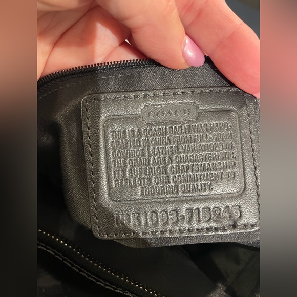 Coach Patent Black Leather Tote Signature C Logo Purse Bag.  f1093-f15246 - Picture 7 of 8